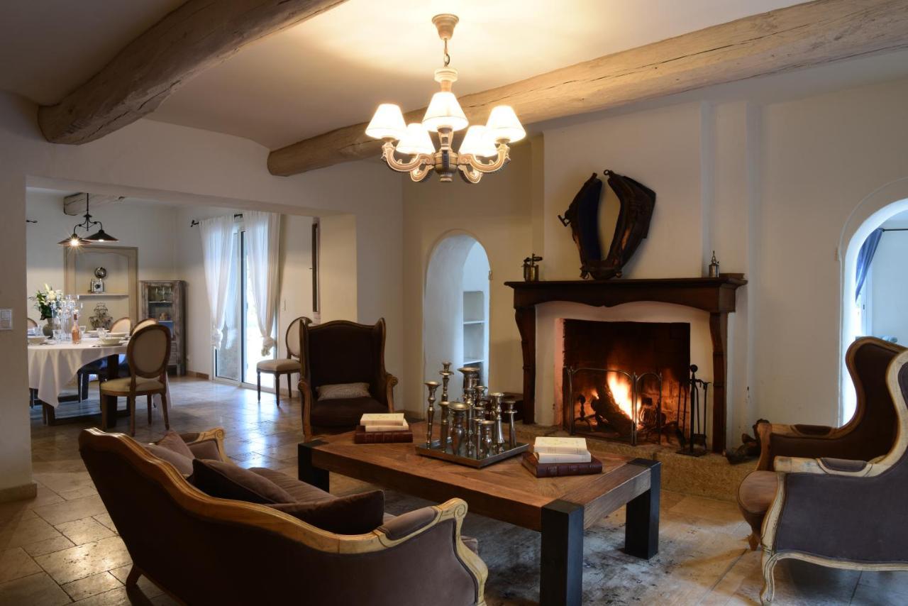 Chateau Des Bertrands Le Cannet-des-Maures Luaran gambar
